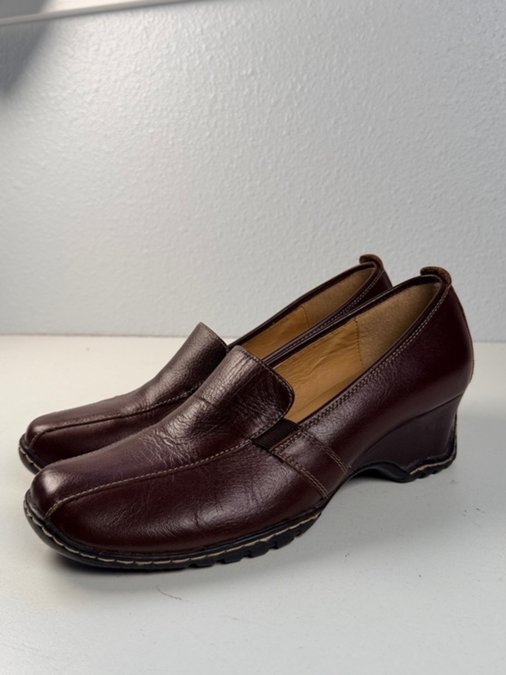 Covington Lynn Womens 9.5 M Brown Leather Wedge Loafers Comfort Career Shoes